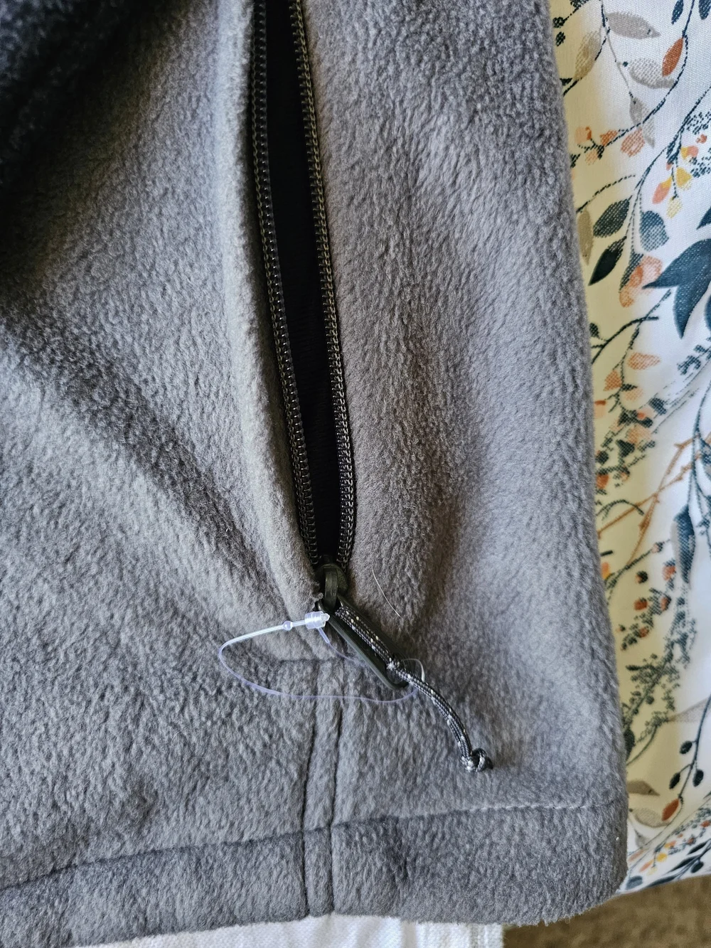 Columbia Men’s Two-Tone Gray Zip Front Fleece Jacket